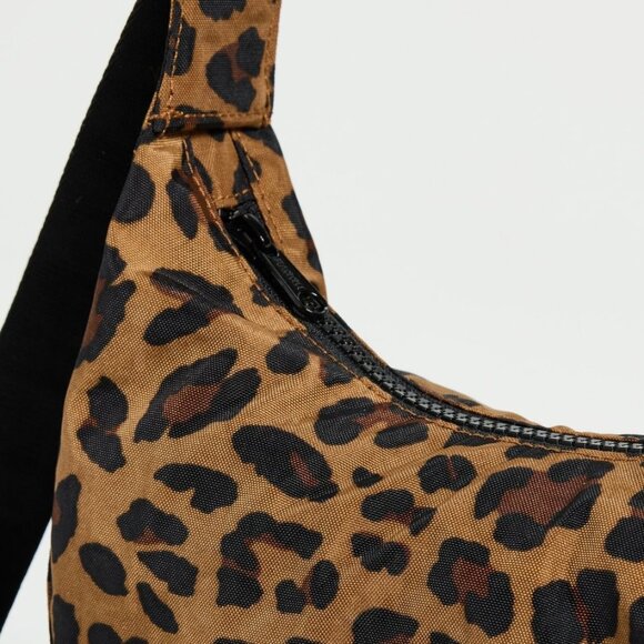 NWT Baggu Small Crescent Bag - Leopard - Picture 9 of 11